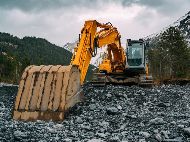 Ventajas de contar con maquinaria propia para las obras